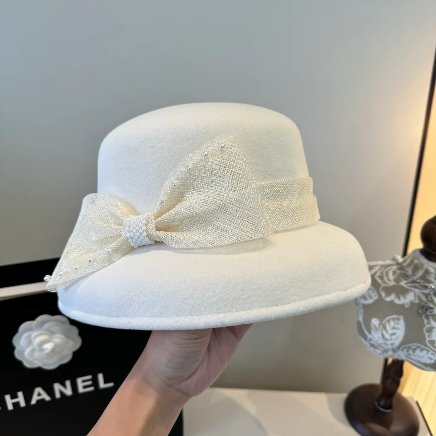 💰190¥ White miumiu new autumn and winter wool basin hat, 100% wool fabric%, head circumference 57cm