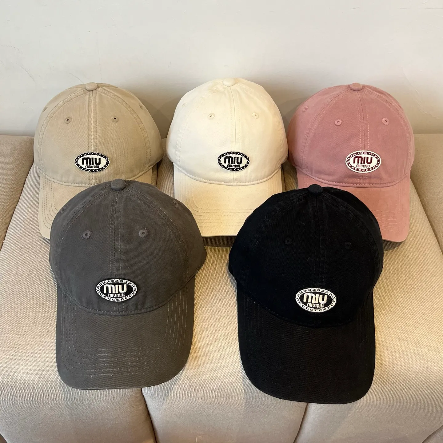 P60 miumiu original spring and summer new baseball cap, authentic mold-making and custom-made, the original workmanship is meticulous and the quality is superb!