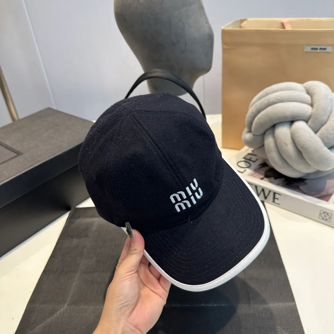 P70 miumiu new autumn and winter wool baseball cap, head circumference 57cm