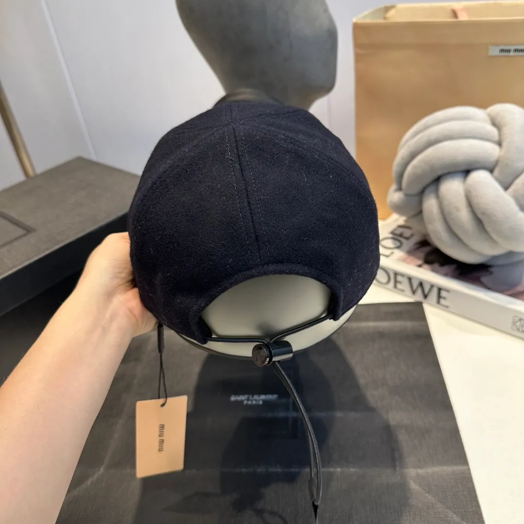 P70 miumiu new autumn and winter wool baseball cap, head circumference 57cm