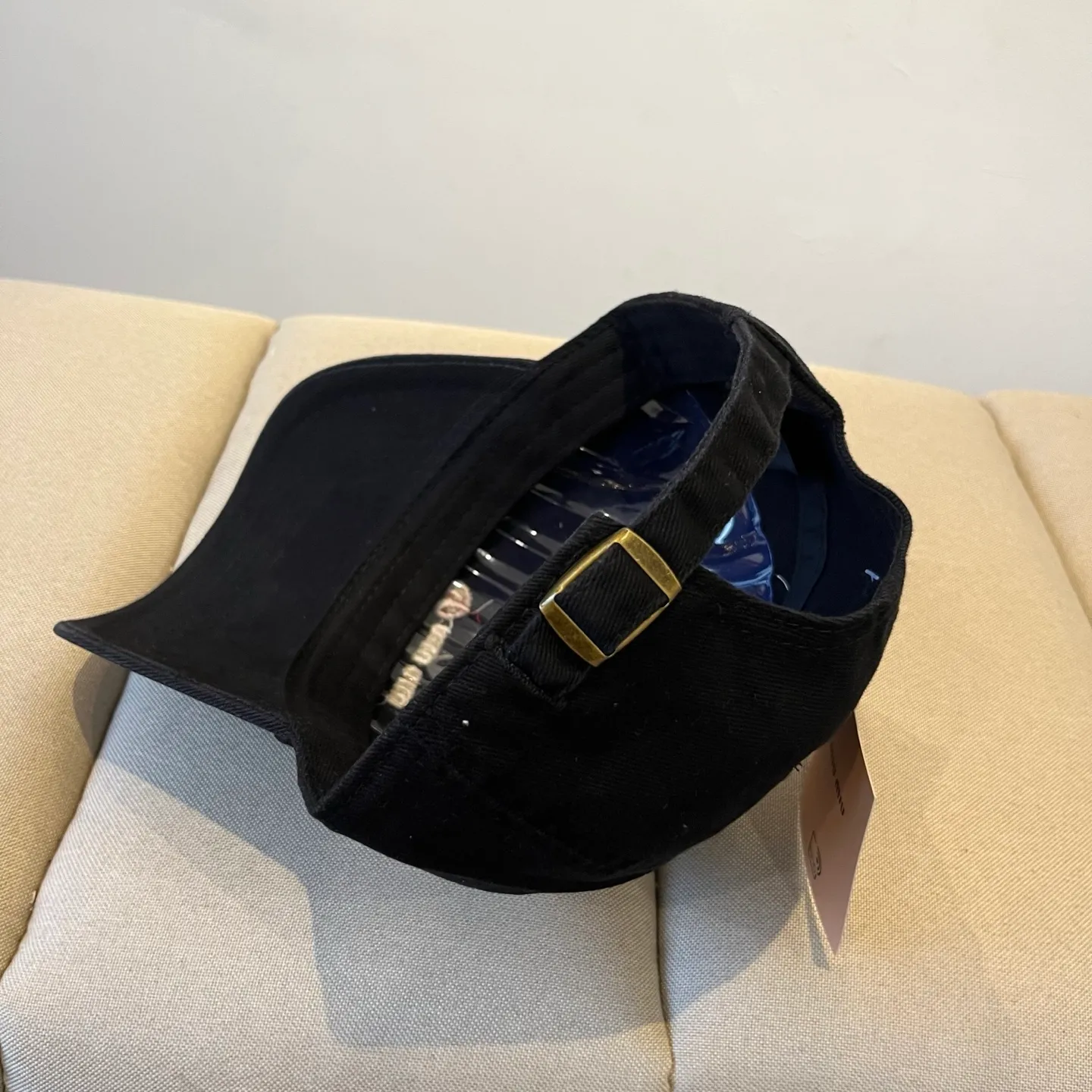 P60 miumiu original spring and summer new baseball cap, authentic mold-making and custom-made, the original workmanship is meticulous and the quality is superb!