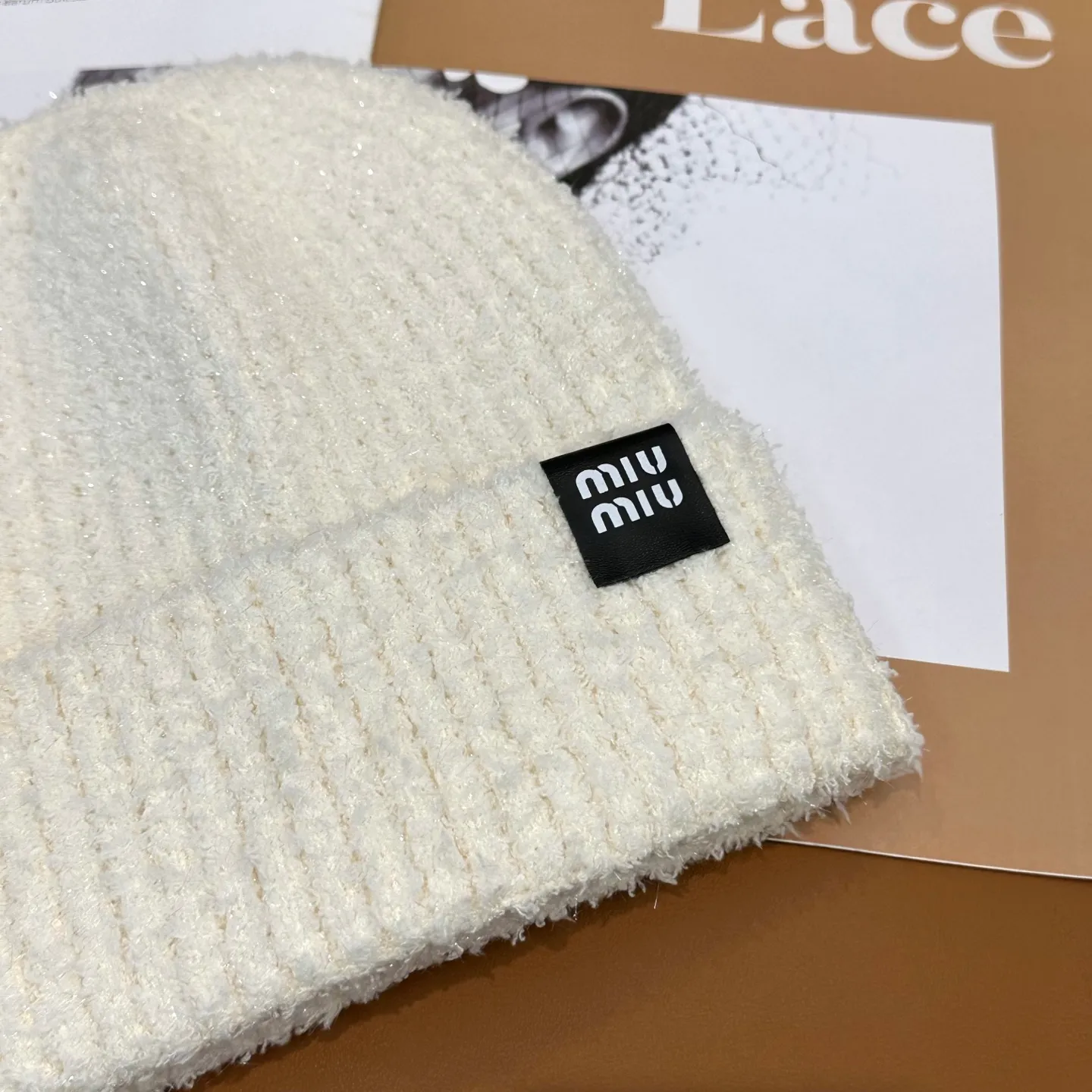 P56 miumiu’s popular knitted hat! So 🉑️, high-elastic fabric, classic colors, same style for men and women