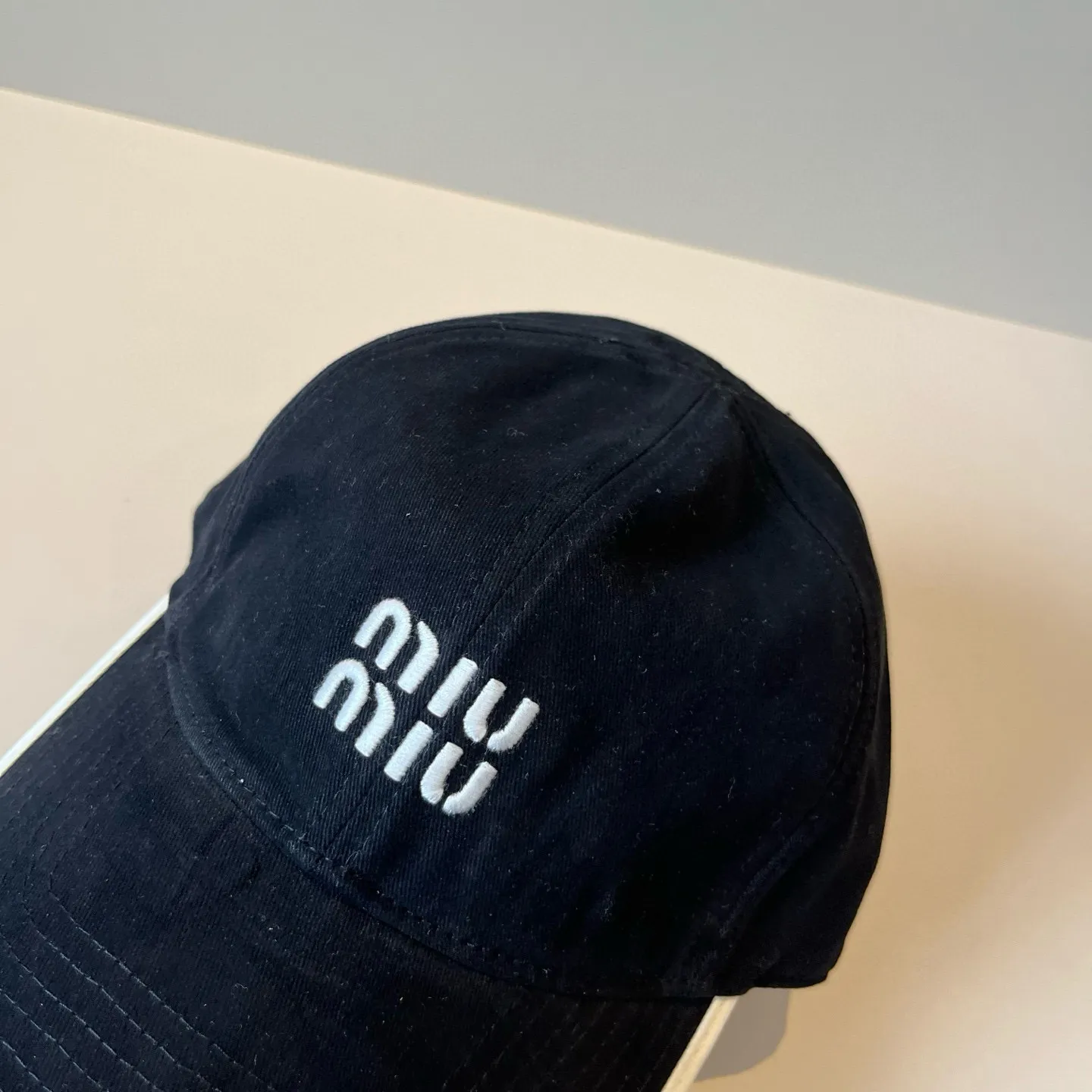 P60 miumiu original spring and summer new baseball cap, authentic mold-making and custom-made, the original workmanship is meticulous and the quality is superb!
