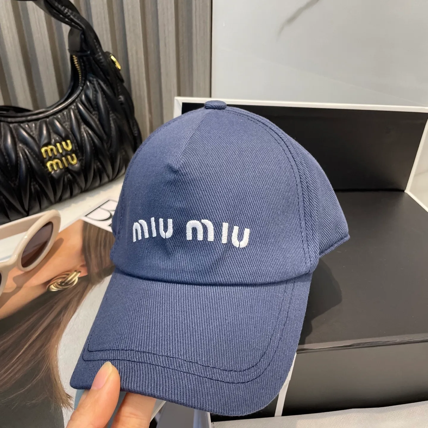 P60💛 Comes with dust bag. [Miumiu Miu Miu] New order style embroidered baseball cap🧢Big brand style is super easy to match, hurry up and get it!