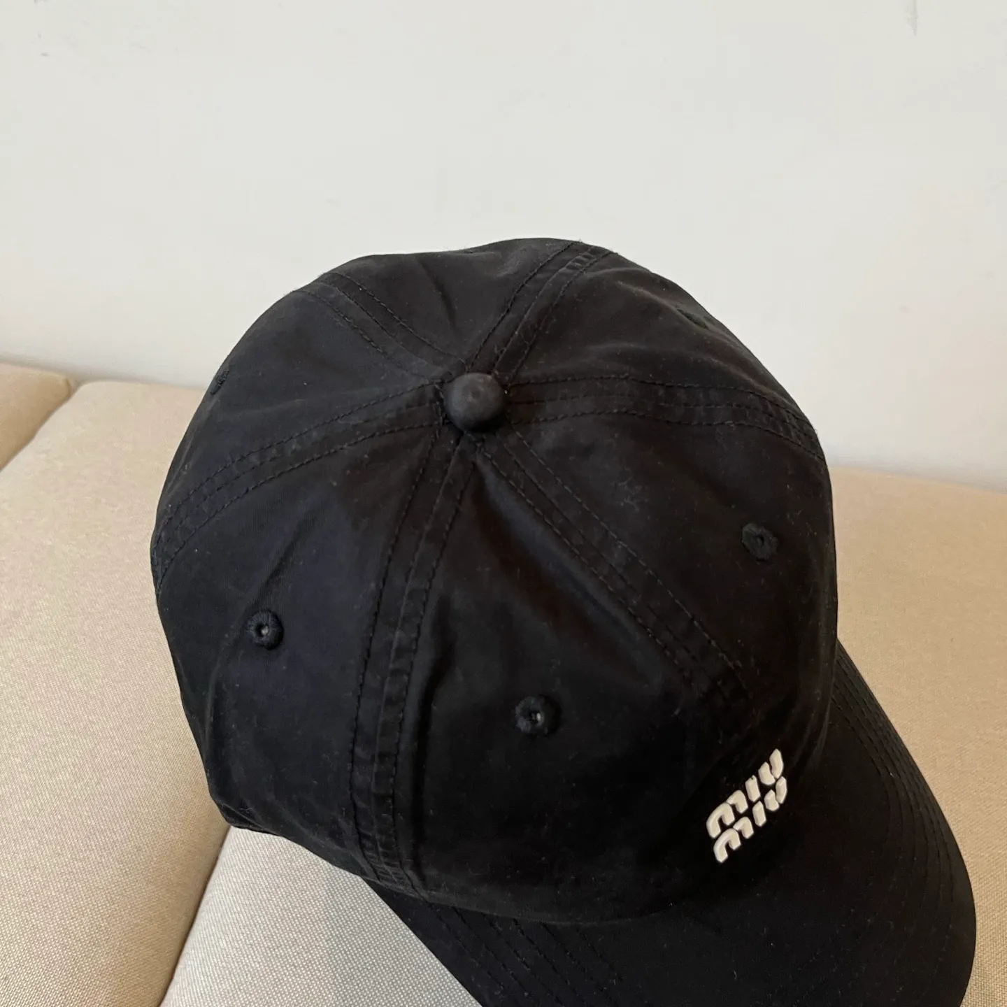 P60 miumiu original spring and summer new baseball cap, authentic mold-making and custom-made, the original workmanship is meticulous and the quality is superb!