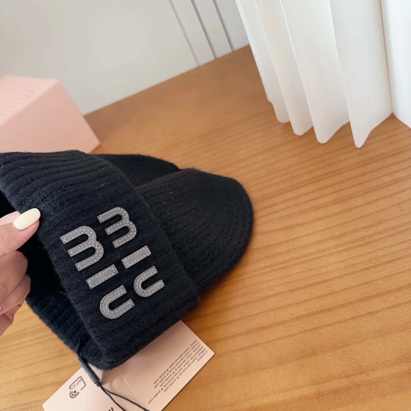 💰60 miumiu’s most popular knitted hat at the Miu Miu counter! Xiaohongshu’s new product is released, it’s so 🉑️, high-elastic fabric, classic colors, same style for men and women.