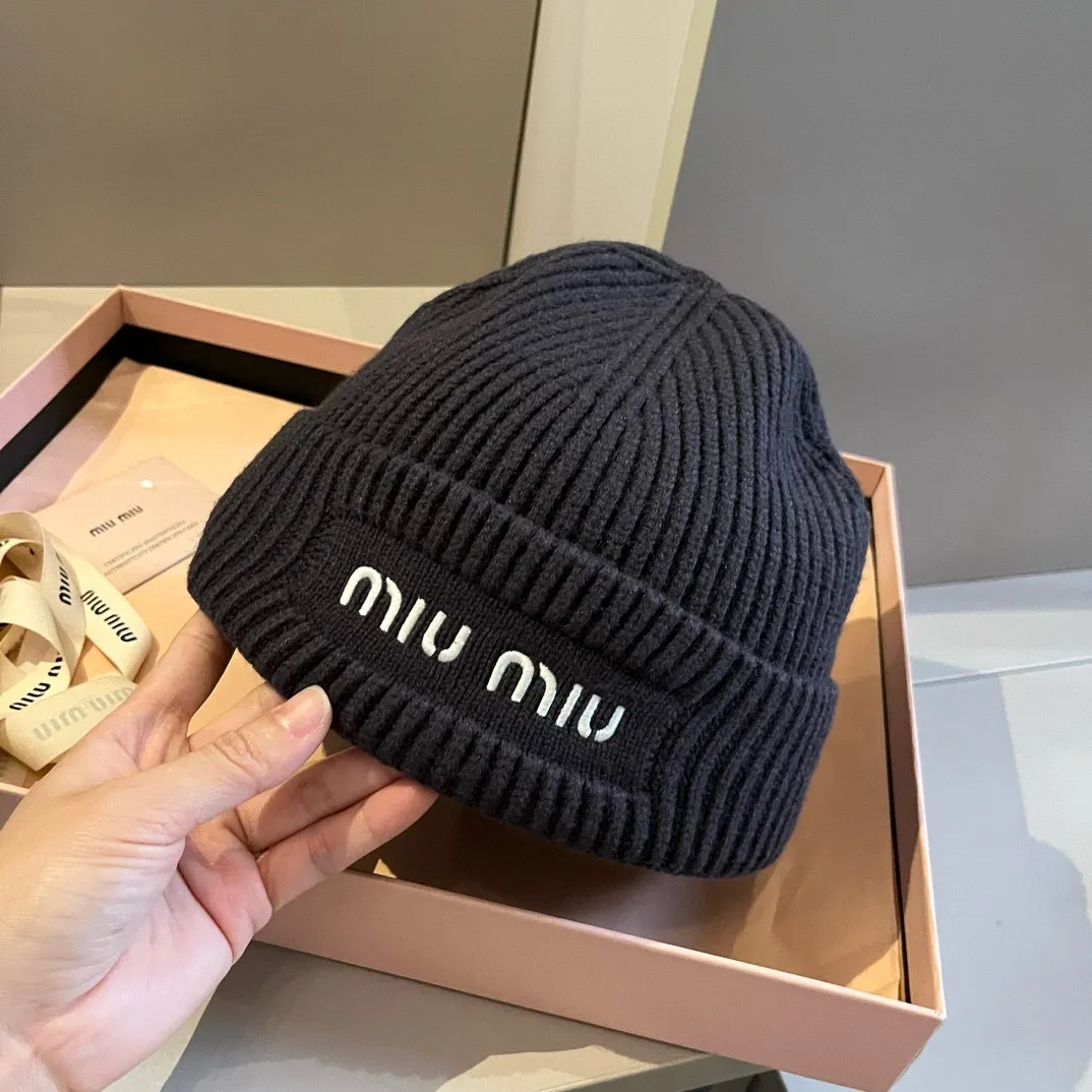 💰70¥ miumiu new knitted beanie, unisex