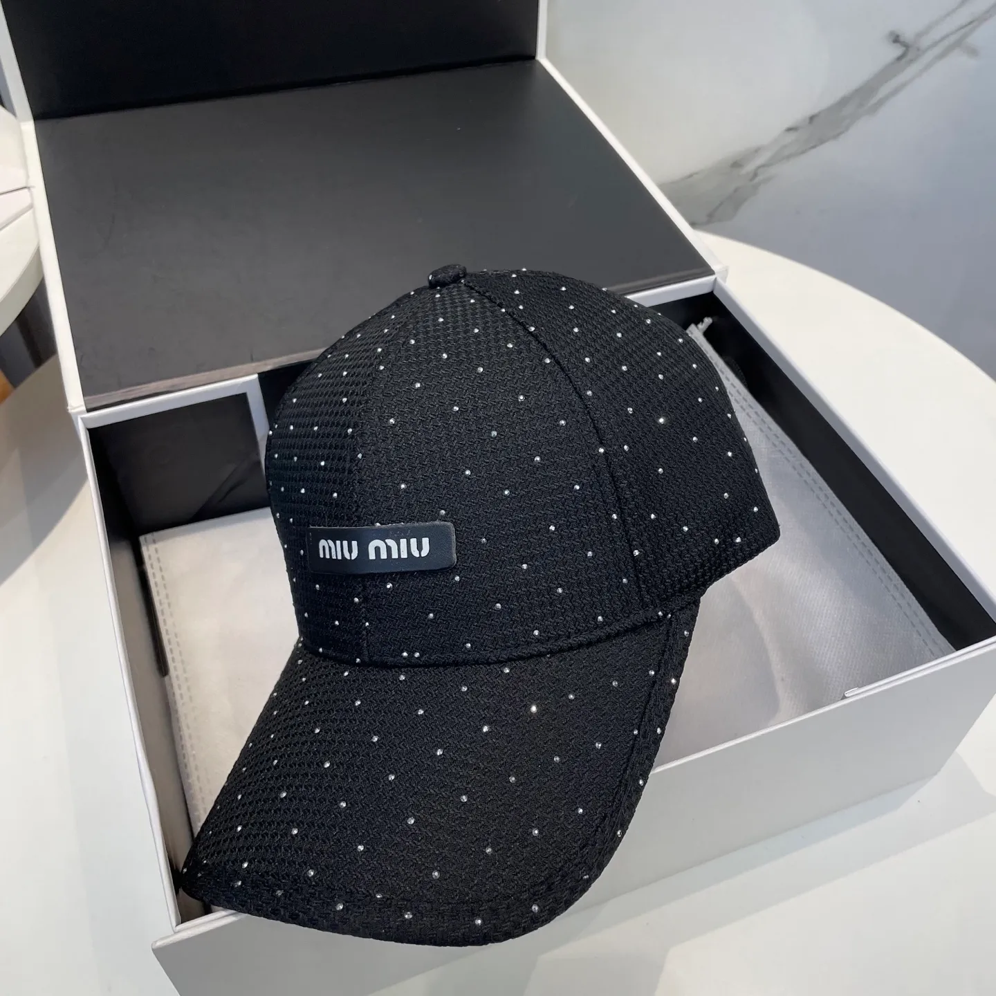 P50 miumiu new spring and summer full diamond baseball cap, the hottest color at the moment - full of street style! Trendy and versatile, Xiaohongshu grows grass, poison, get your boyfriend, and cool together