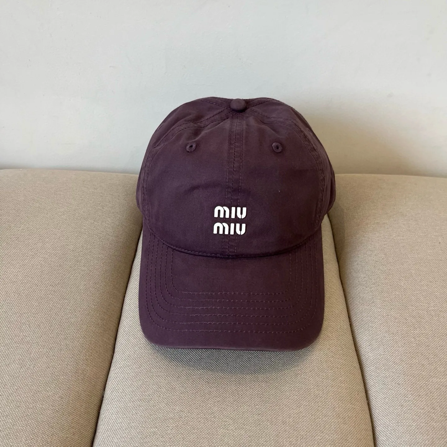 P50 miumiu original spring and summer new baseball cap, genuine mold-making and custom-made, the original workmanship is meticulous and the quality is superb!