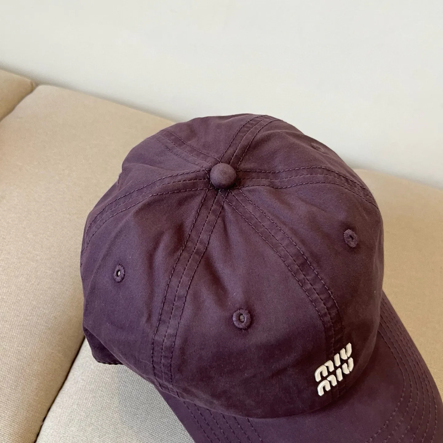 P50 miumiu original spring and summer new baseball cap, genuine mold-making and custom-made, the original workmanship is meticulous and the quality is superb!