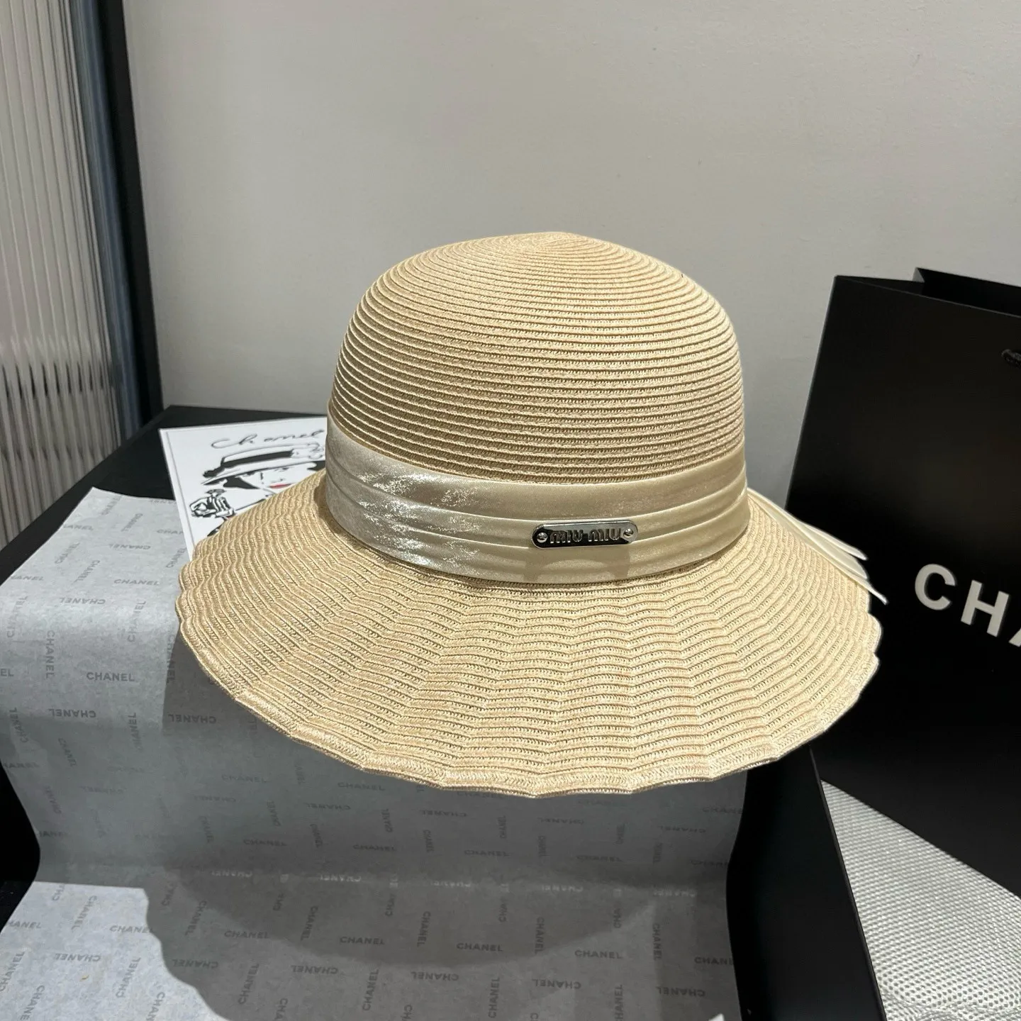 💰170¥ miumiu Miumiu new water ripple straw hat, ladies hat, PP straw fabric, head circumference 57cm
