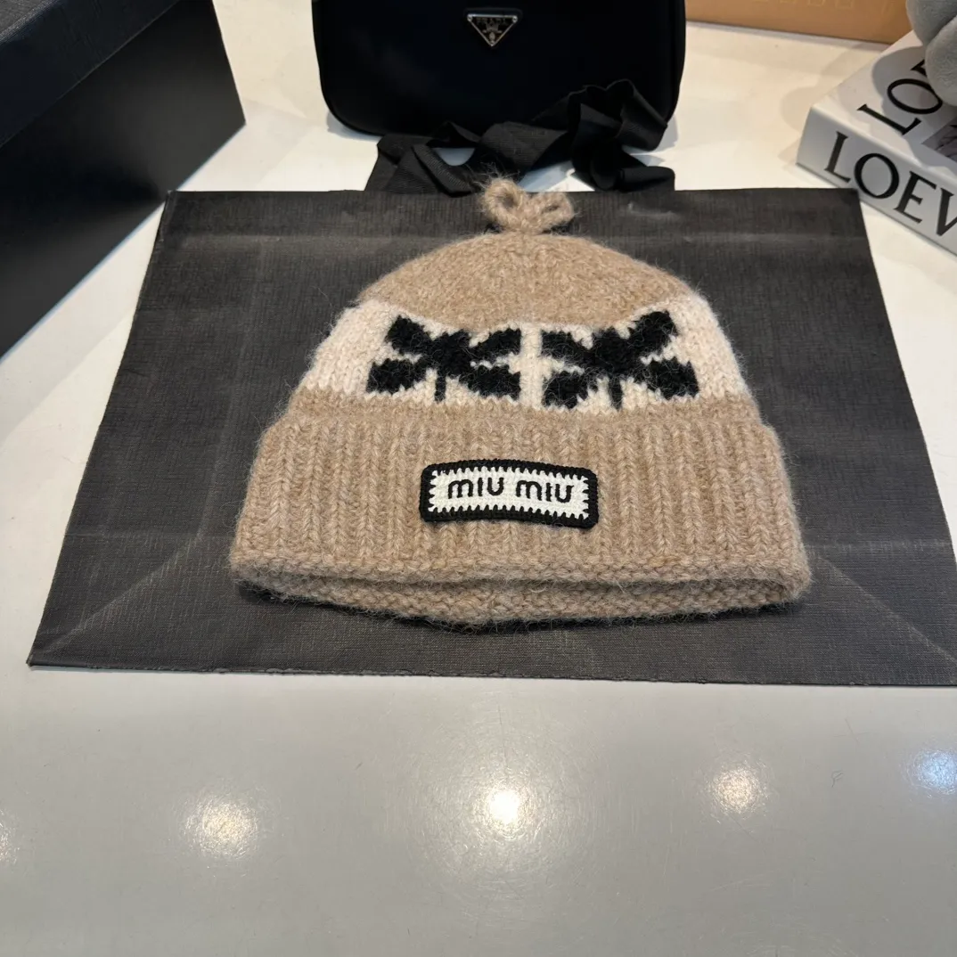 P70 miumiu new autumn and winter woolen hat