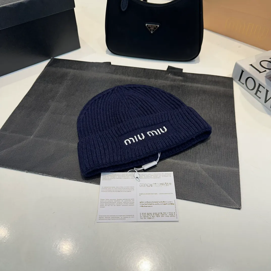 P56 high version Miumiu knitted hat, cold hat super warm
