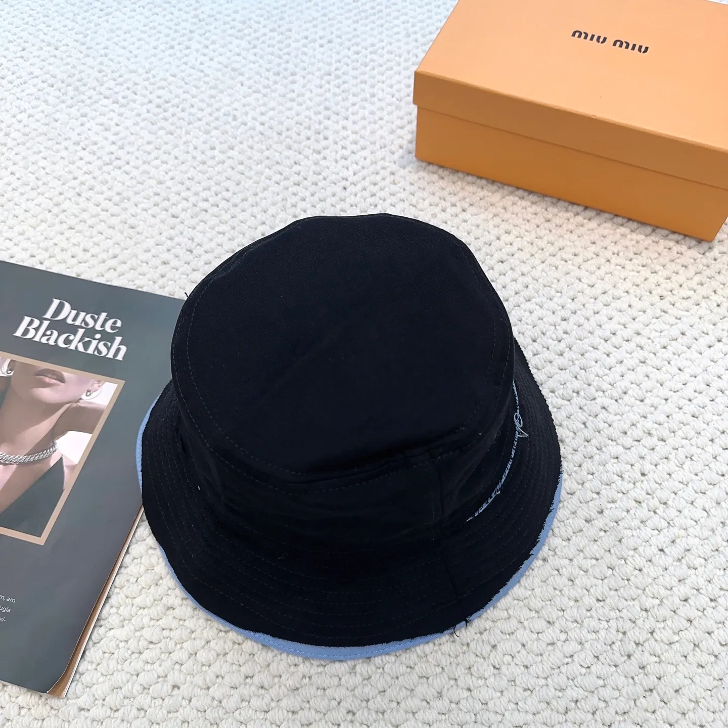 P80 miumiu limited new fisherman hat/baseball cap, a very attractive fisherman hat ~ the same style for men and women. It brings a sense of atmosphere when you go out every day. It feels great to change it occasionally.