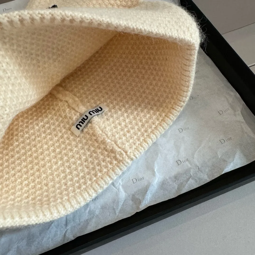 💰100¥ miumiu new wool hat, cat ear knitted hat