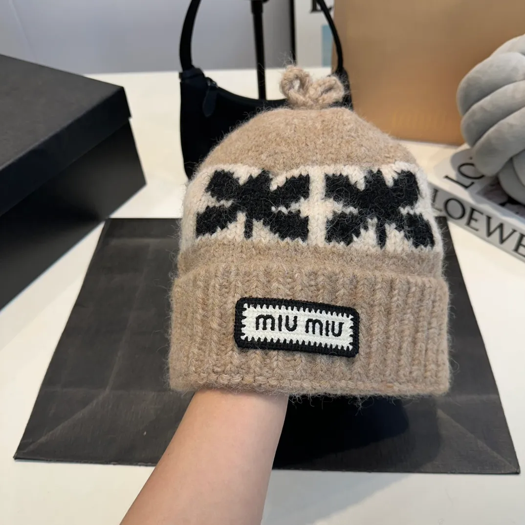 P70 miumiu new autumn and winter woolen hat