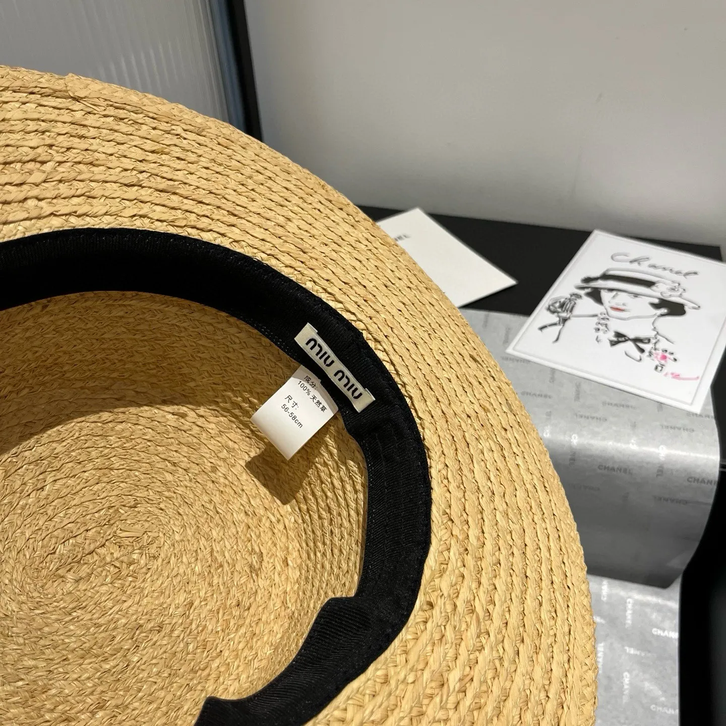 💰220¥ Miumiu raffia flat hat, new model in the store, buy it and cherish it, sell one less, the head circumference can be adjusted, details to come