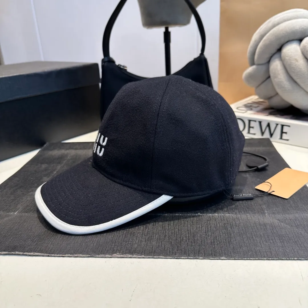P70 miumiu new autumn and winter wool baseball cap, head circumference 57cm