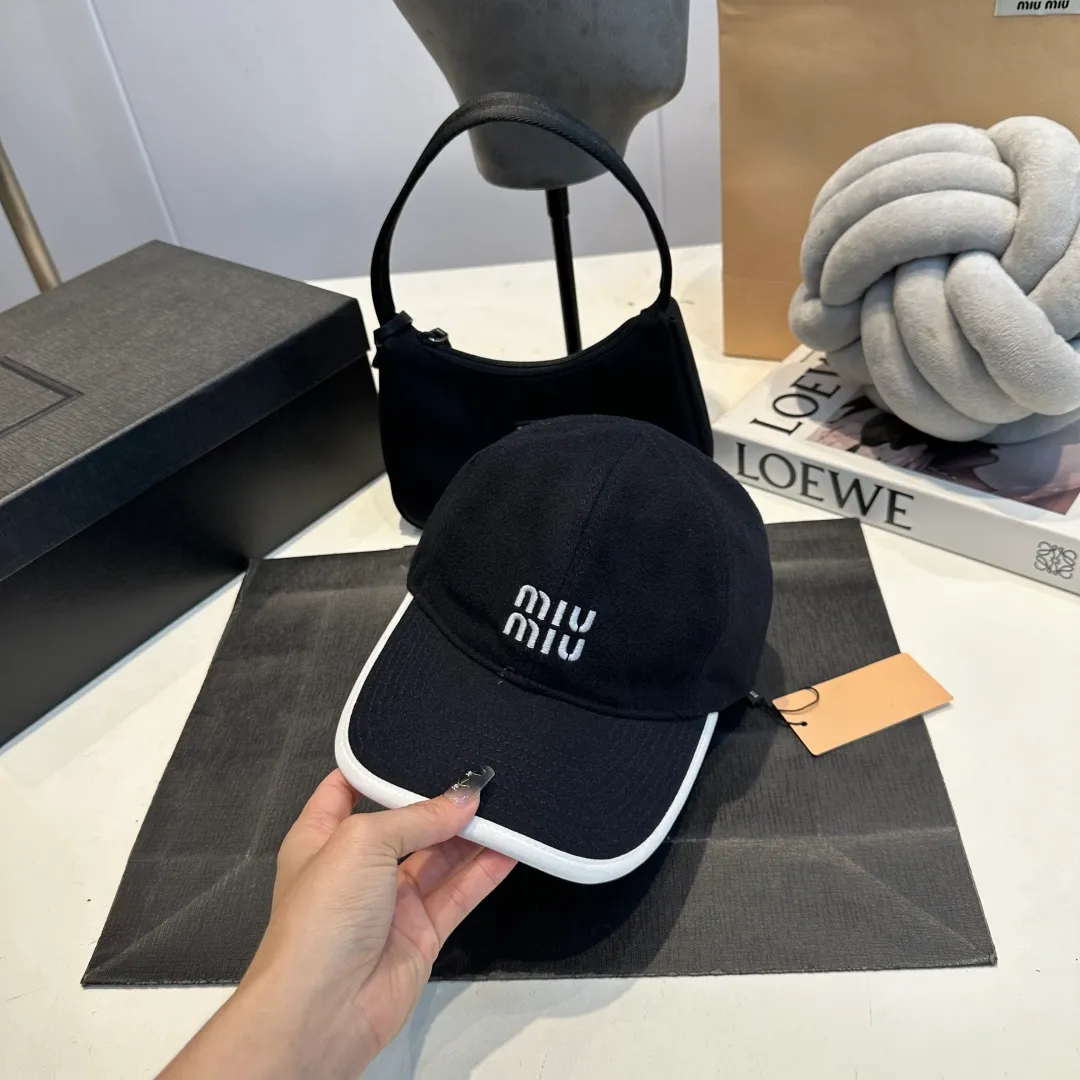 P70 miumiu new autumn and winter wool baseball cap, head circumference 57cm