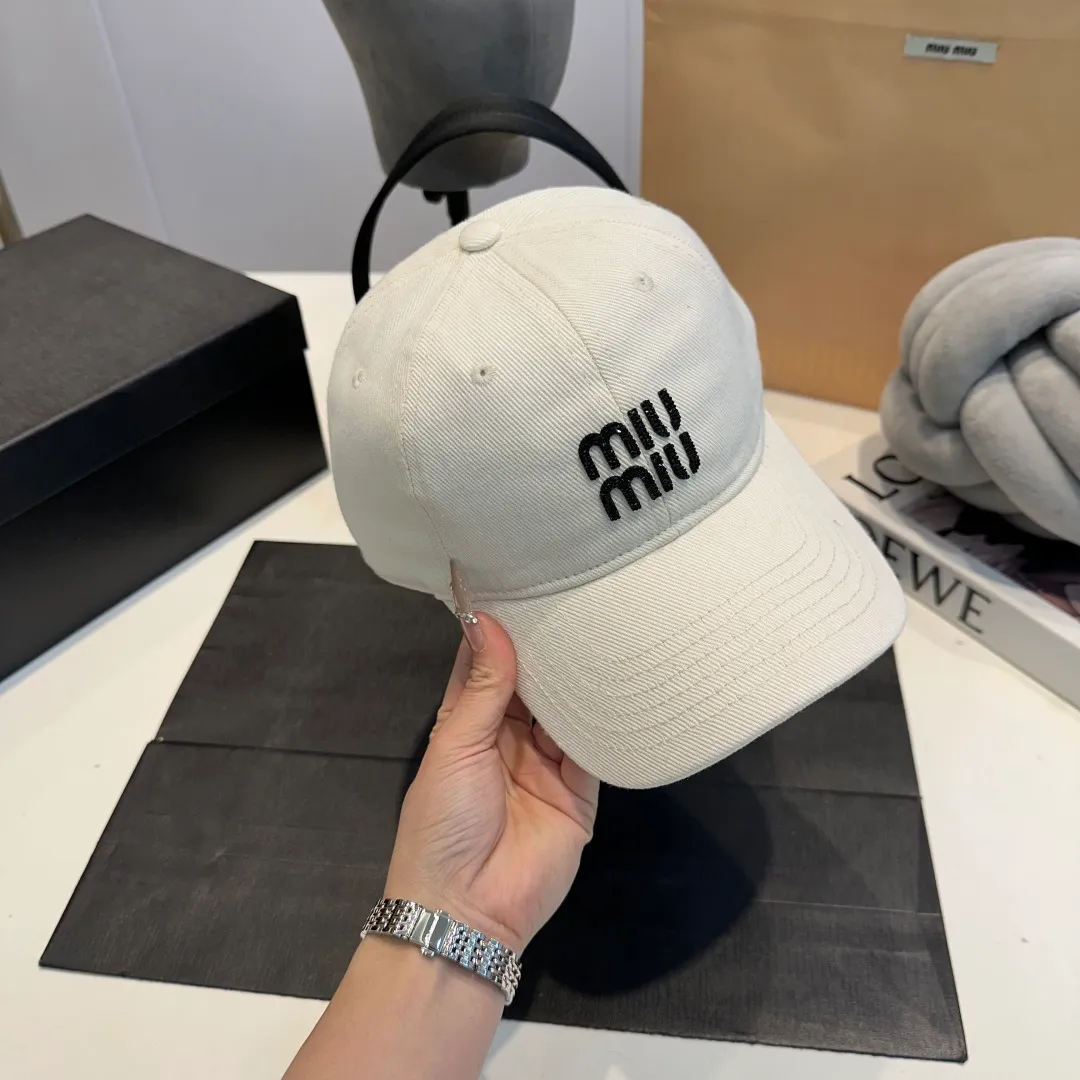 P60 miumiu new 25 spring and summer baseball cap, widened to show small head, new logo embroidery for spring and summer, same style for men and women