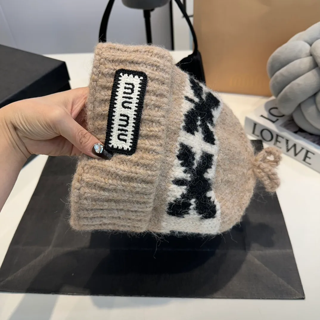 P70 miumiu new autumn and winter woolen hat