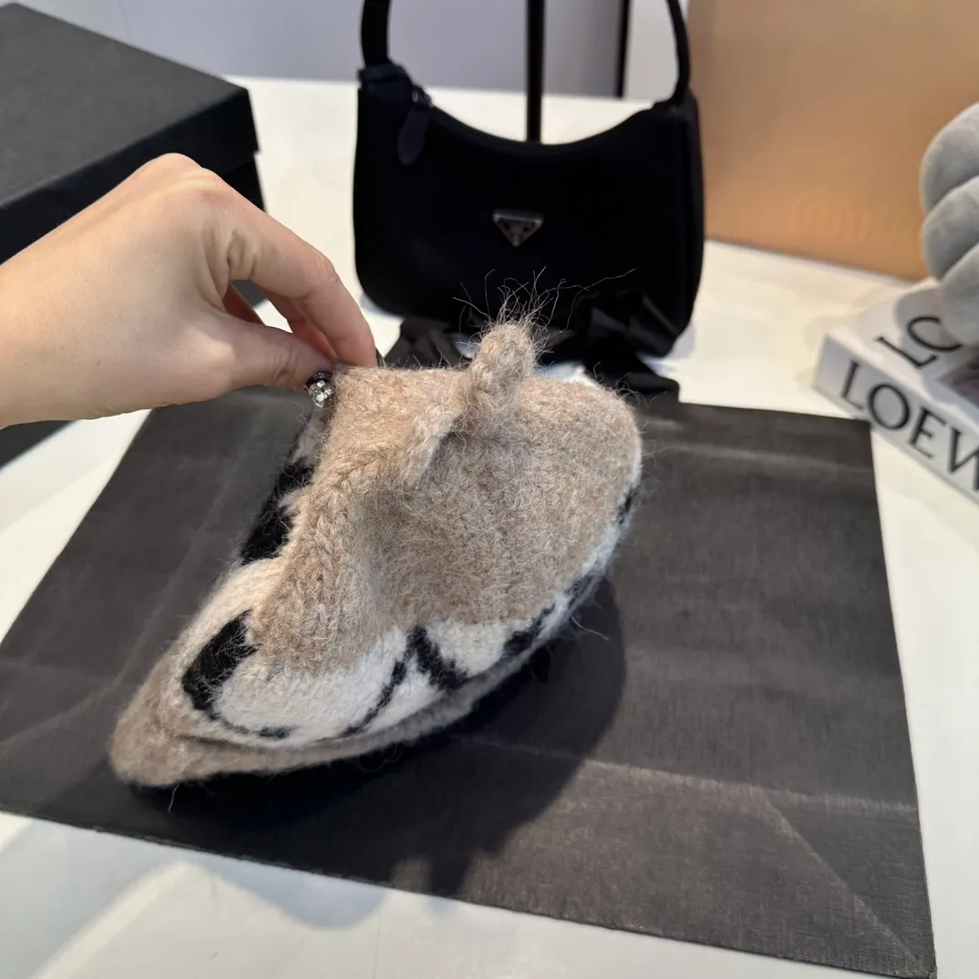 P70 miumiu new autumn and winter woolen hat