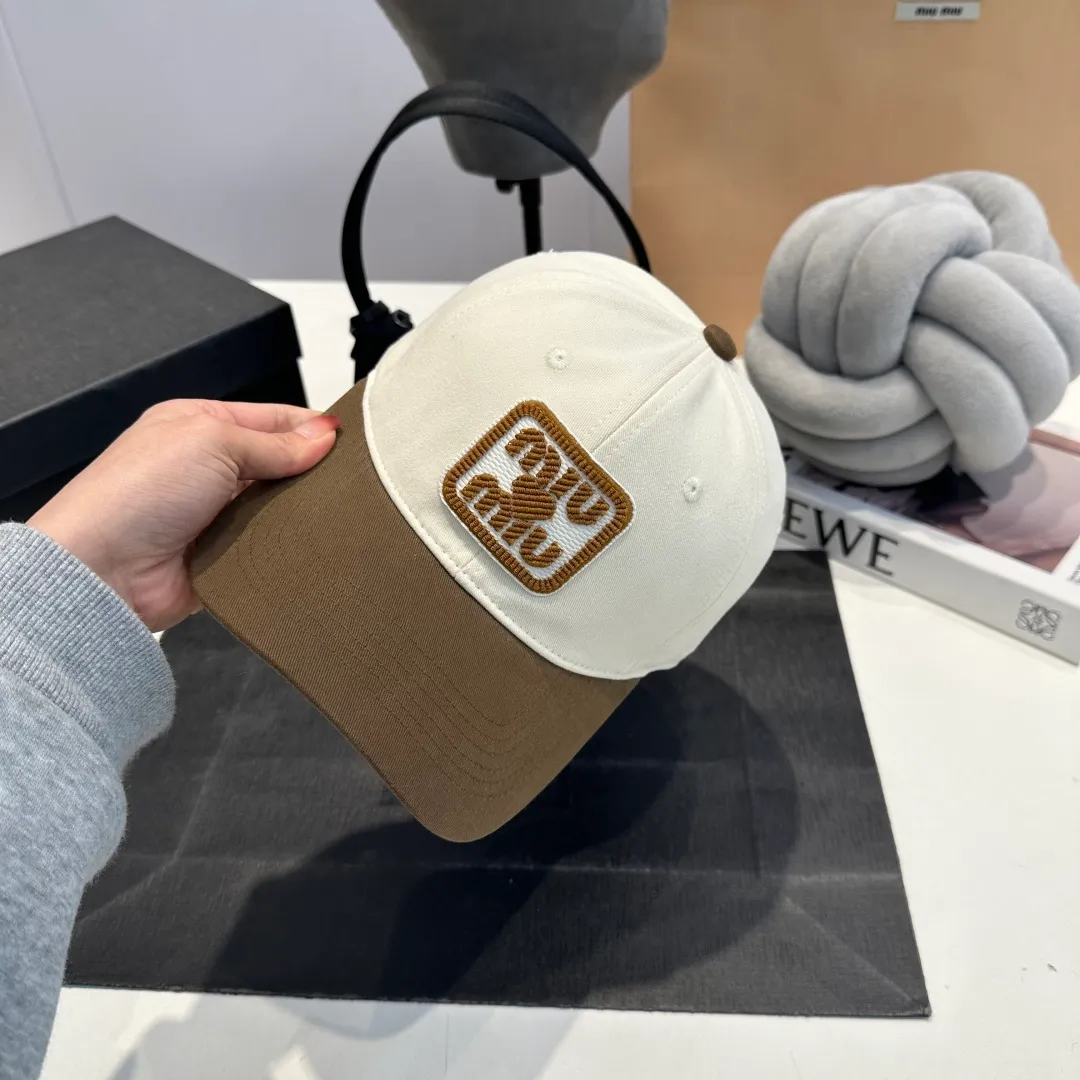 P56 miumiu original spring and summer new baseball cap, genuine mold-making and custom-made, the original workmanship is meticulous and the quality is superb!
