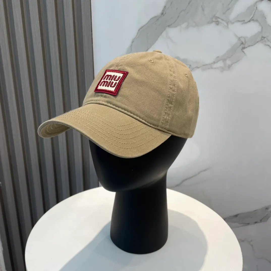 P50 miumiu new plain baseball cap, the hottest color at the moment - full of street style! Trendy and versatile, Xiaohongshu grows grass, poison, get your boyfriend, and cool together