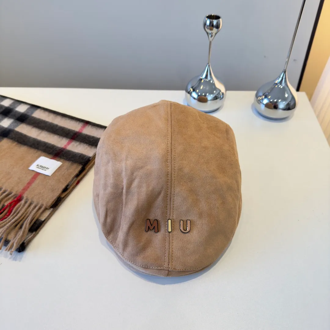 💰90¥ miumiu new duck bill forward cap, unisex,