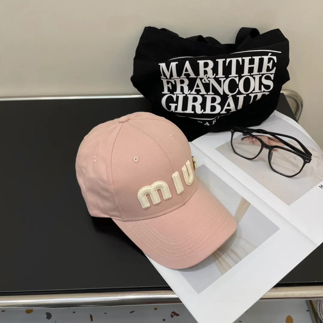 P66💛 Comes with dust bag. [Miumiu Miu Miu] 2024 new denim order style embroidered baseball cap🧢big brand style is super easy to match, hurry up and get it!
