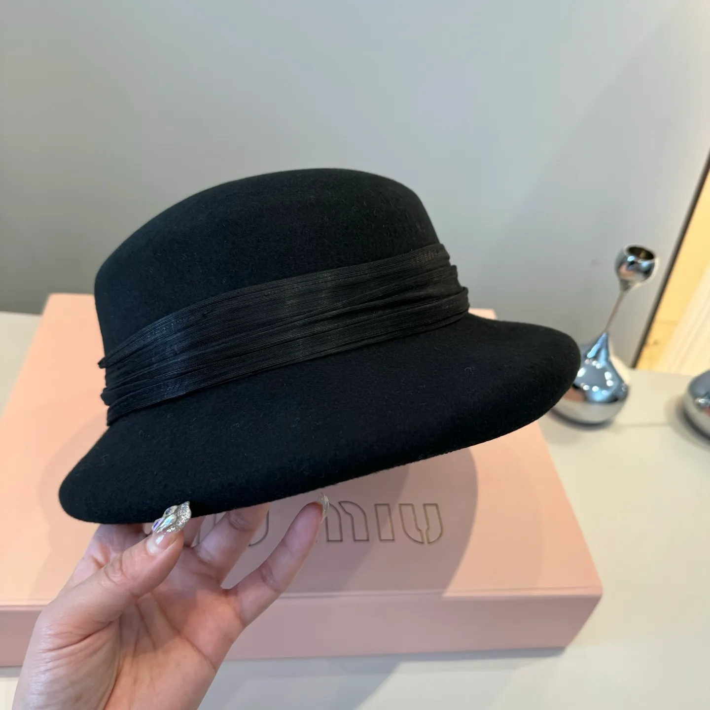 💰190¥ miumiu new autumn and winter wool basin hat, 100% wool fabric%, head circumference 57cm