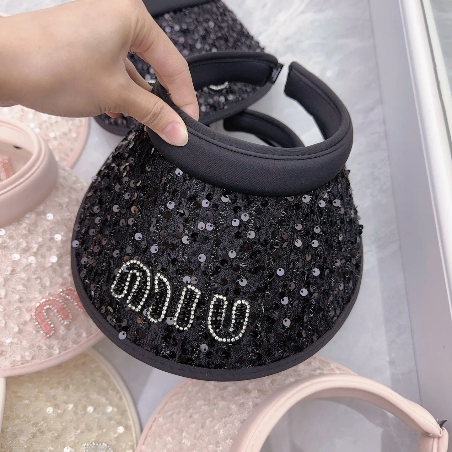 It’s coming, it’s coming, the popular miumiu heavy-duty empty top hat is now available🔥