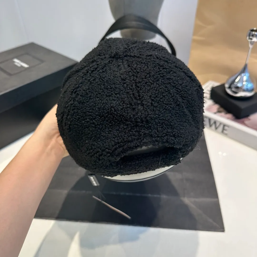 P60 miumiu 25 autumn and winter new lamb wool letter baseball cap