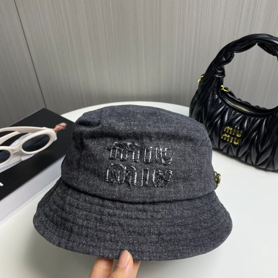 P86💛 Comes with dust bag. [Miumiu Miumiu] New denim order style bucket hat, big brand style is super easy to match, hurry up and get it!