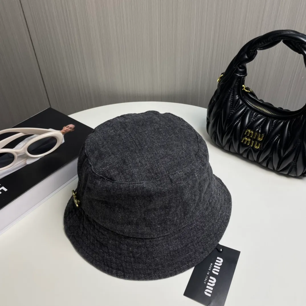 P86💛 Comes with dust bag. [Miumiu Miumiu] New denim order style bucket hat, big brand style is super easy to match, hurry up and get it!