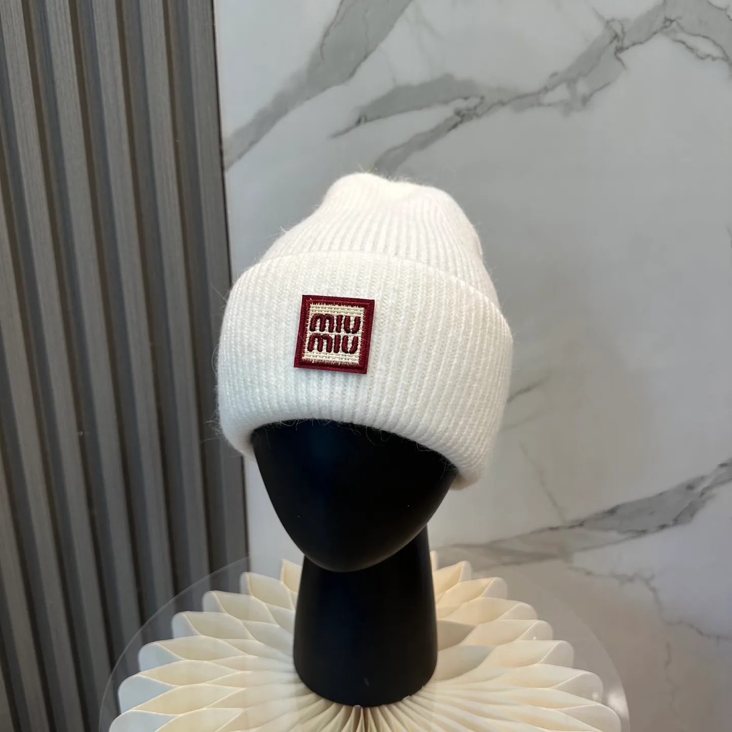 P50 miumiu Miu Miu counter's popular embroidered logo knitted hat! Xiaohongshu’s new product is released, it’s so 🉑️, high-elastic fabric, classic color