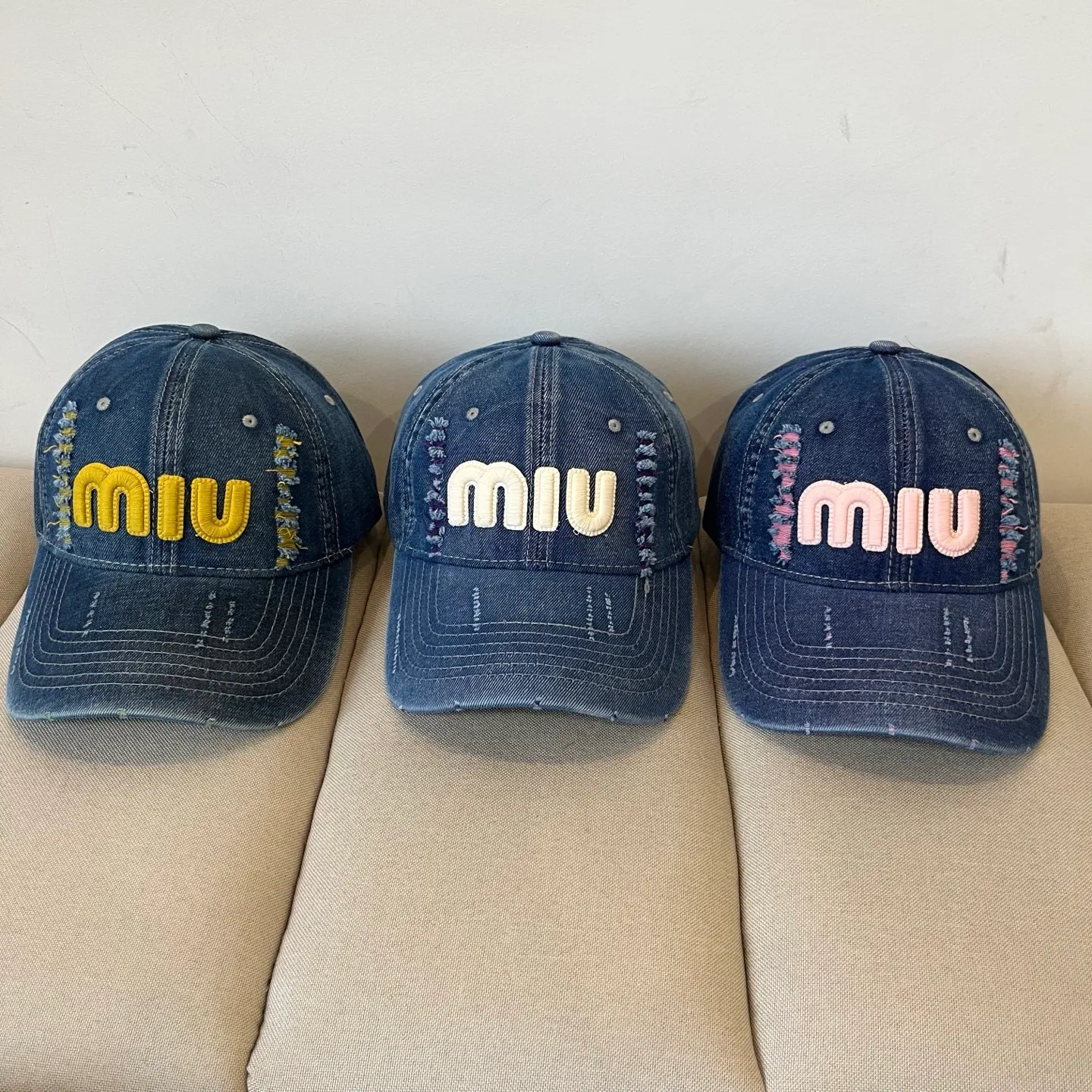 P70 miumiu original spring and summer new baseball cap, authentic mold-making and custom-made, the original workmanship is meticulous and the quality is superb!