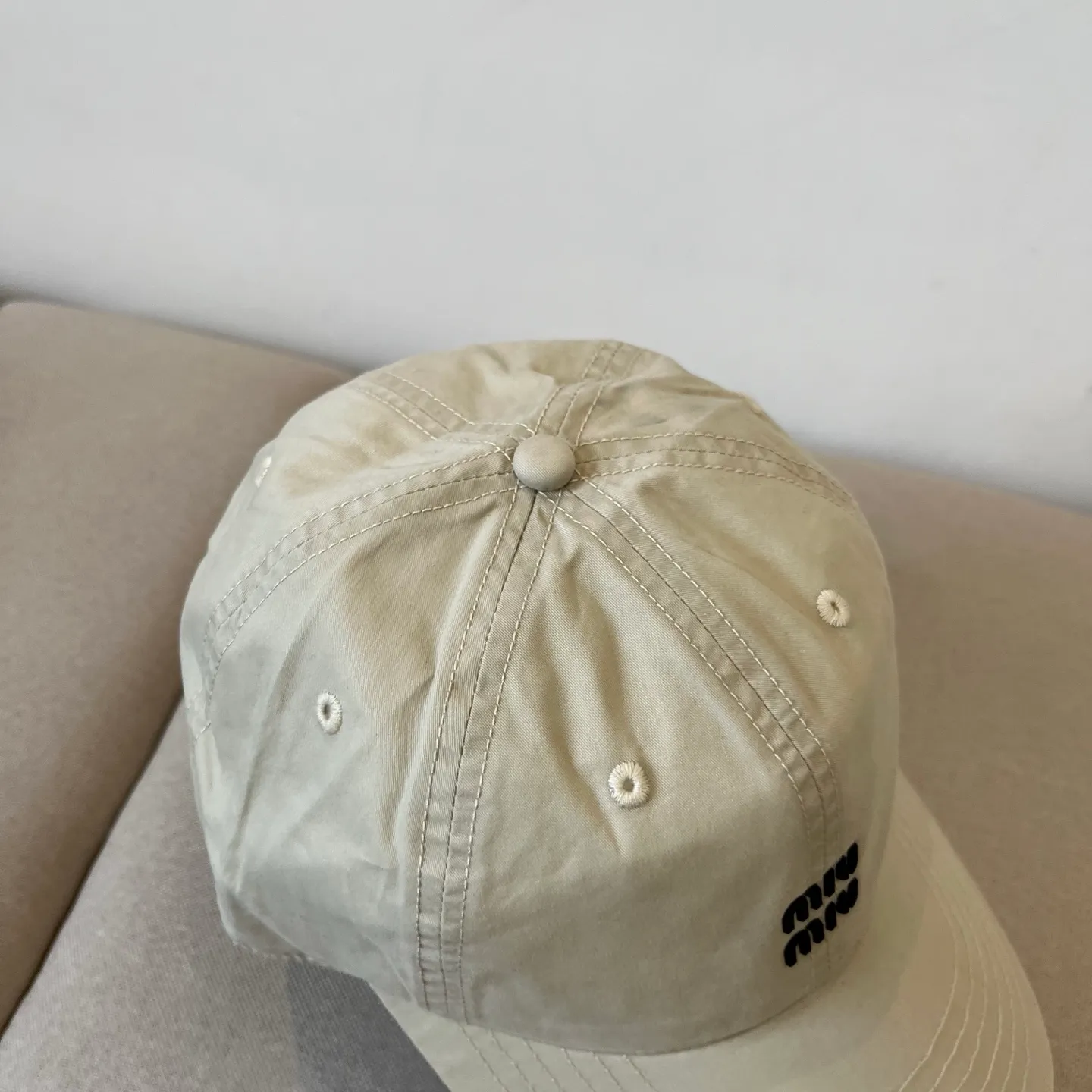 P60 miumiu original spring and summer new baseball cap, authentic mold-making and custom-made, the original workmanship is meticulous and the quality is superb!