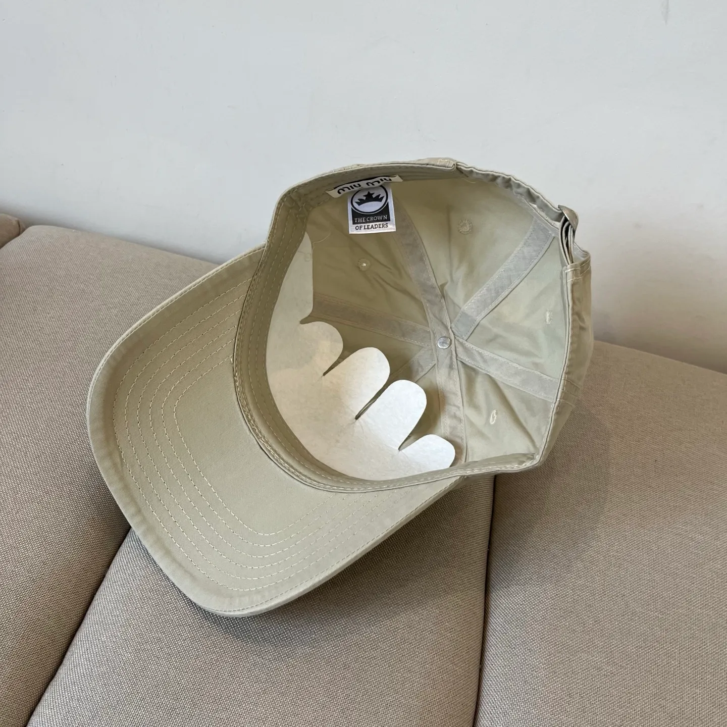 P60 miumiu original spring and summer new baseball cap, authentic mold-making and custom-made, the original workmanship is meticulous and the quality is superb!