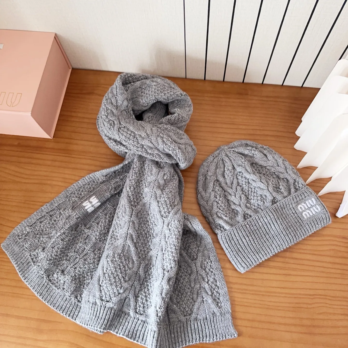 💰260 miumiu Miu Miu suit hat! Xiaohongshu’s new product is released, it’s so 🉑️, high-elastic fabric, classic colors, same style for men and women.