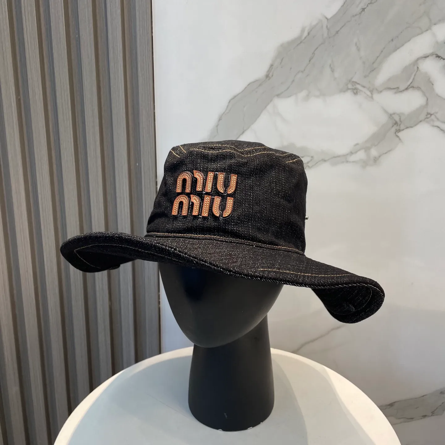 P76 miumiu denim fisherman hat, rolled edge design, counter style, head circumference 57cm