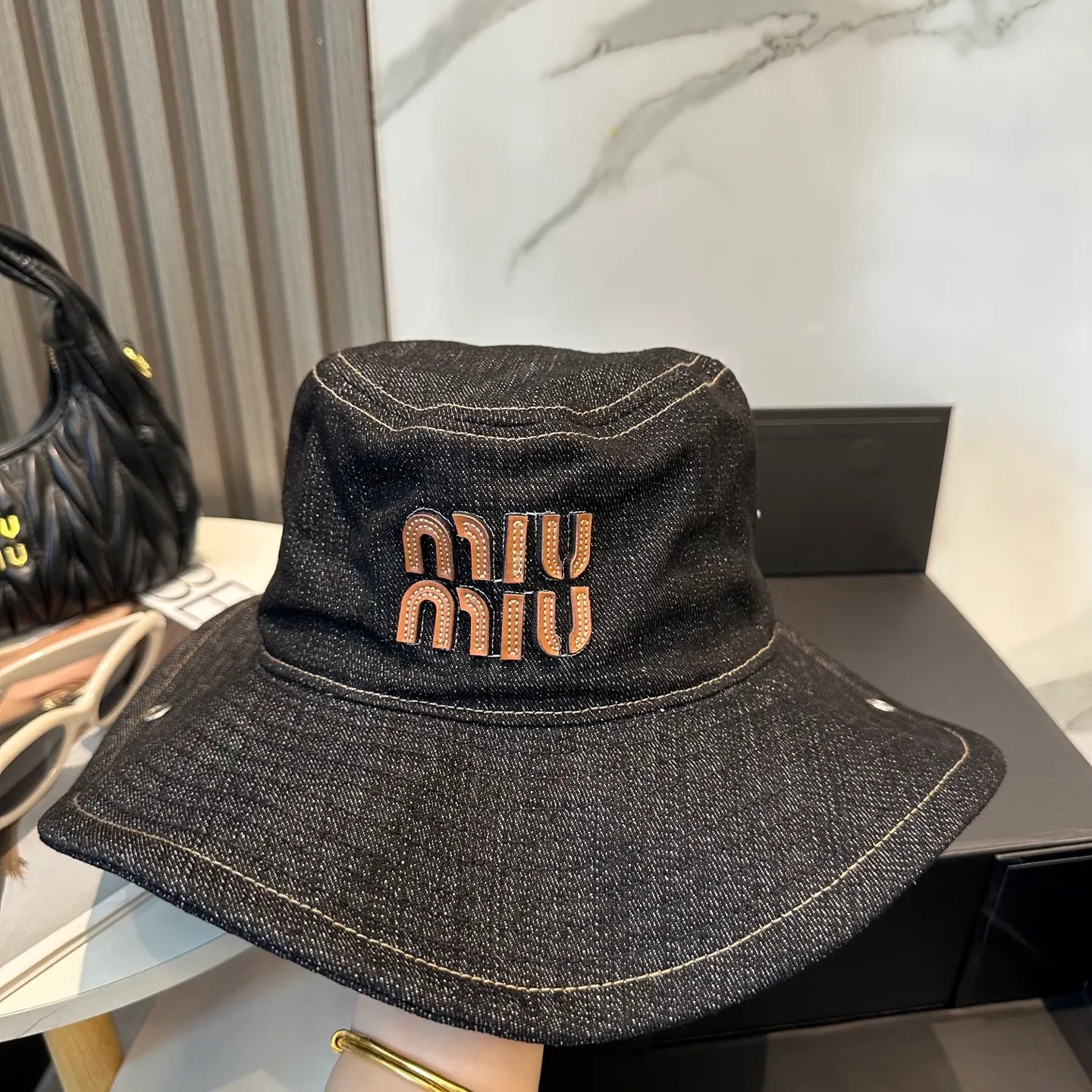 P76 miumiu denim fisherman hat, rolled edge design, counter style, head circumference 57cm