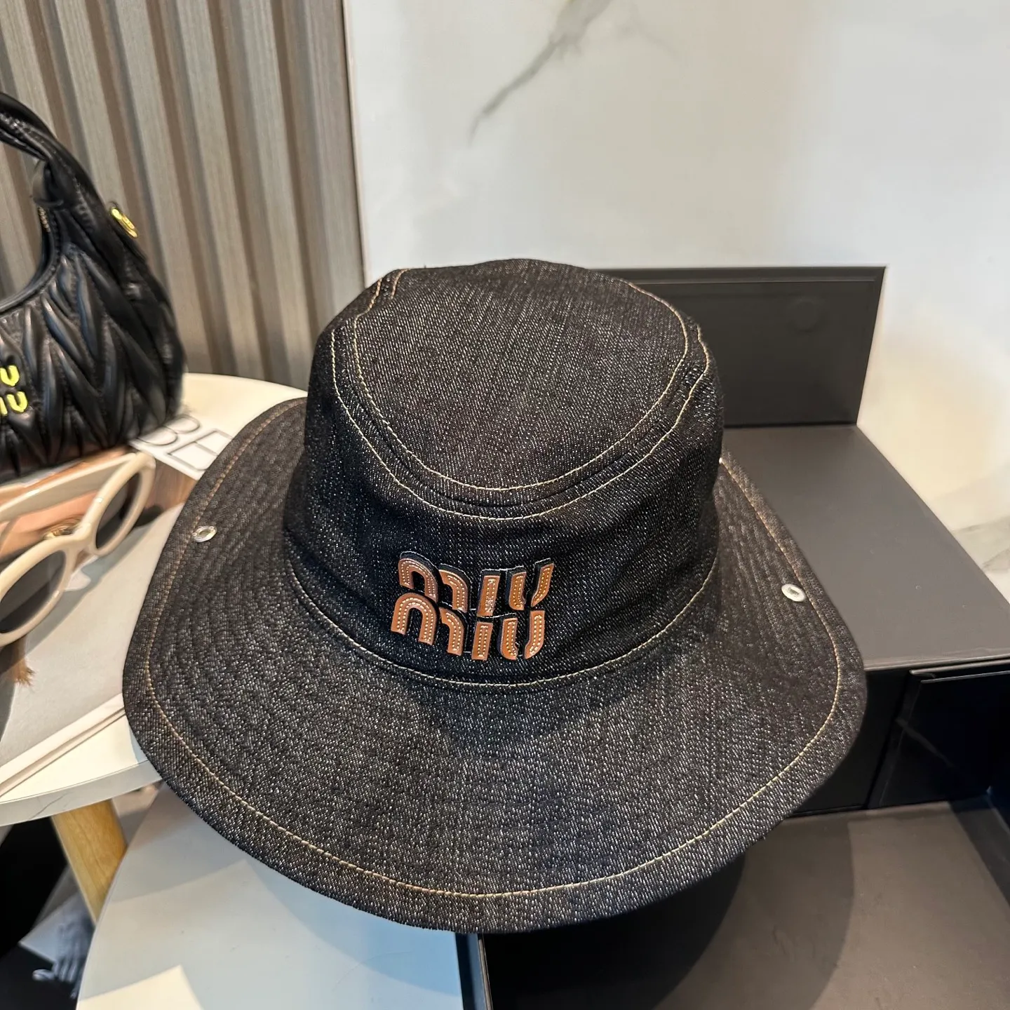 P76 miumiu denim fisherman hat, rolled edge design, counter style, head circumference 57cm