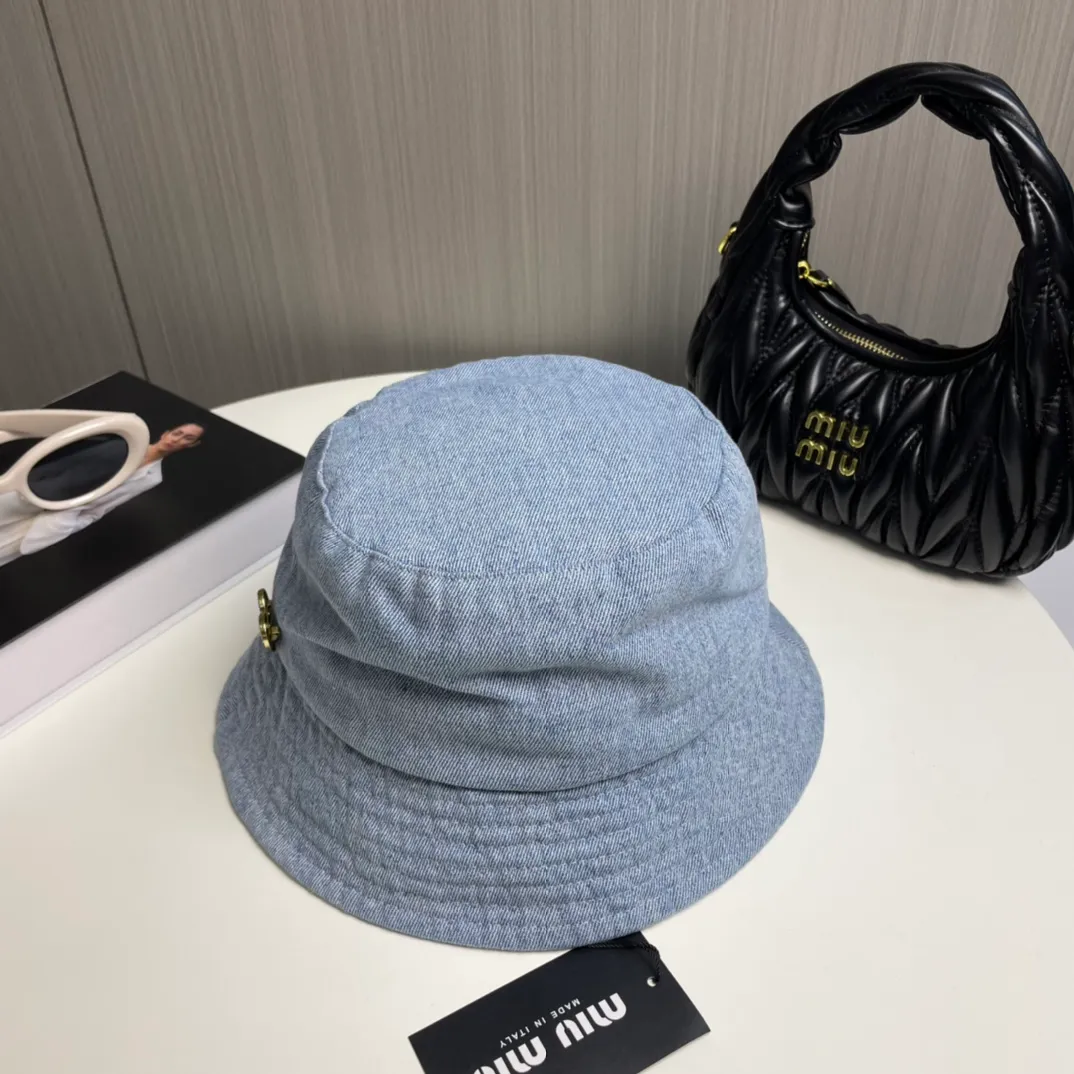 P76💛 Comes with dust bag. [Miumiu Miumiu] New denim order style bucket hat, big brand style is super easy to match, hurry up and get it!