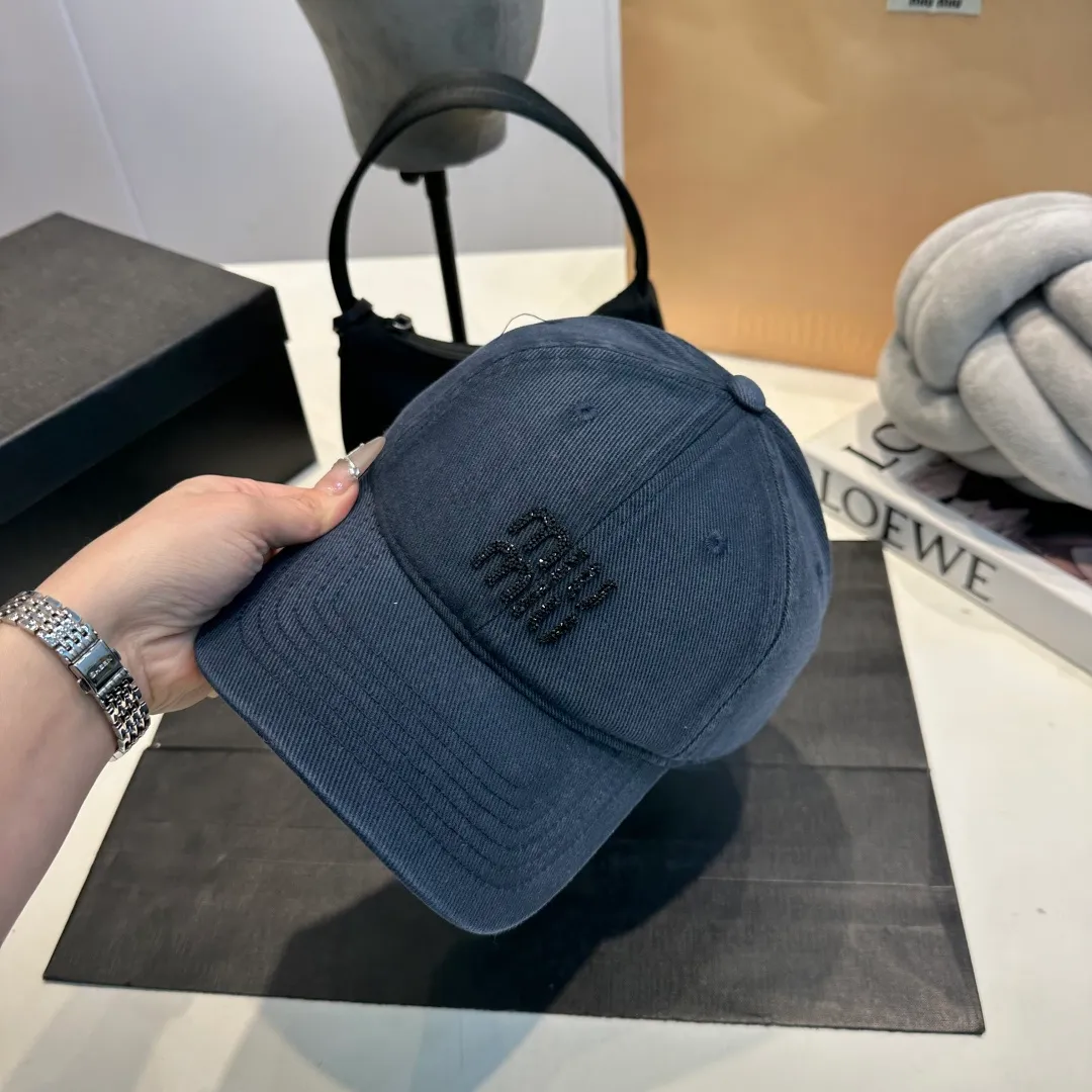 P60 miumiu new 25 spring and summer baseball cap, widened to show a small head, 25 spring and summer new logo embroidery, same style for men and women
