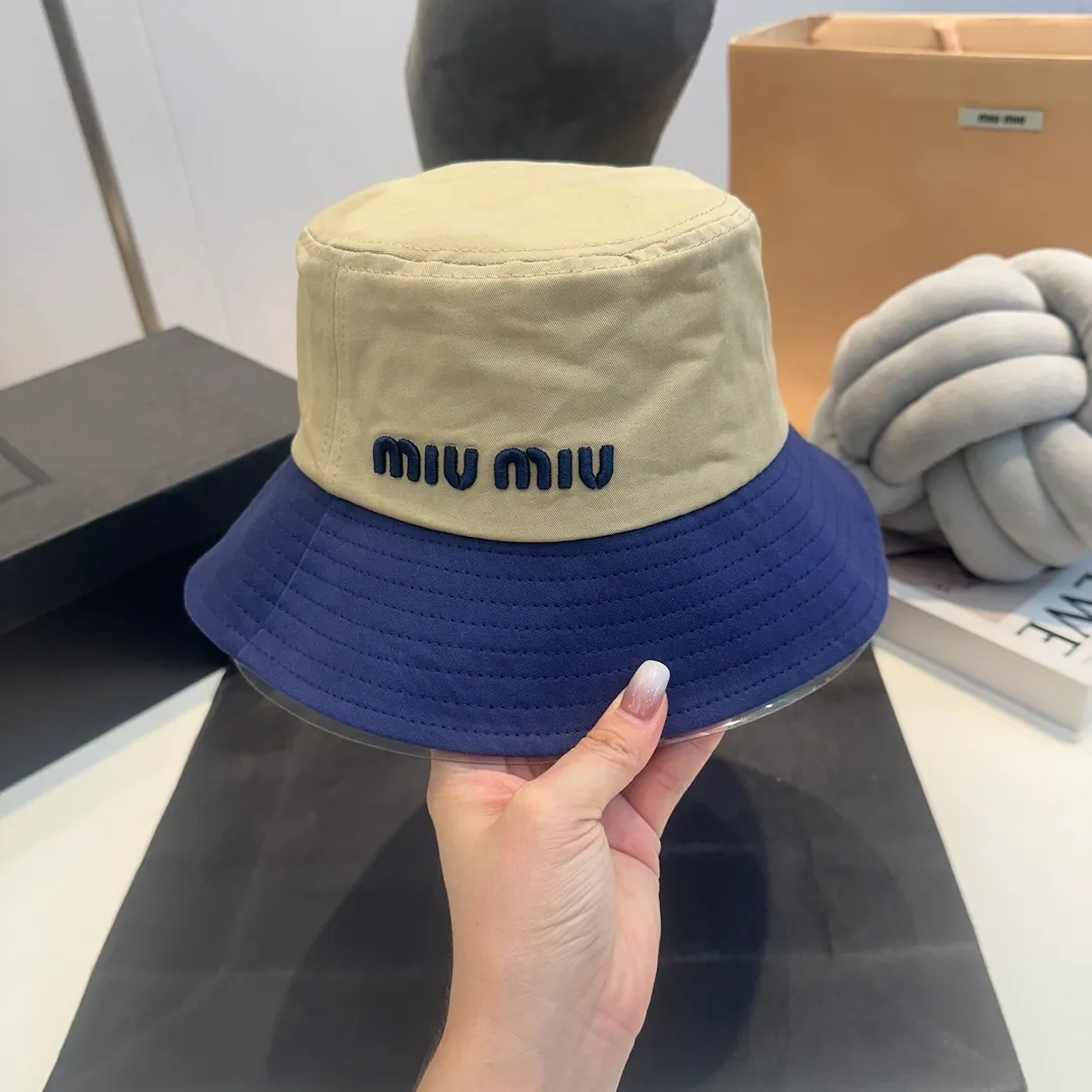 P56 MiuMiu Miu Miu girl's daily bucket hat. A very versatile baseball cap. Classic embroidered logo. Versatile and fashionable.