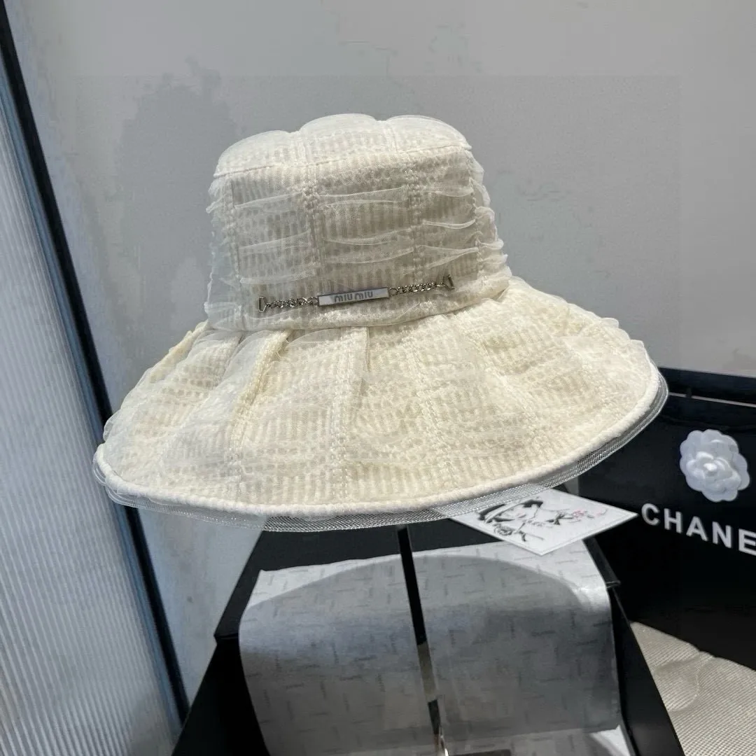 💰120¥ miumiu new fisherman hat, frilly design, foldable, very good sunshade effect, head circumference 57cm