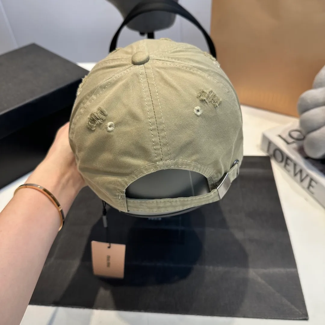 P60 miumiu new ripped baseball cap, high-grade fabric, head circumference 57cm