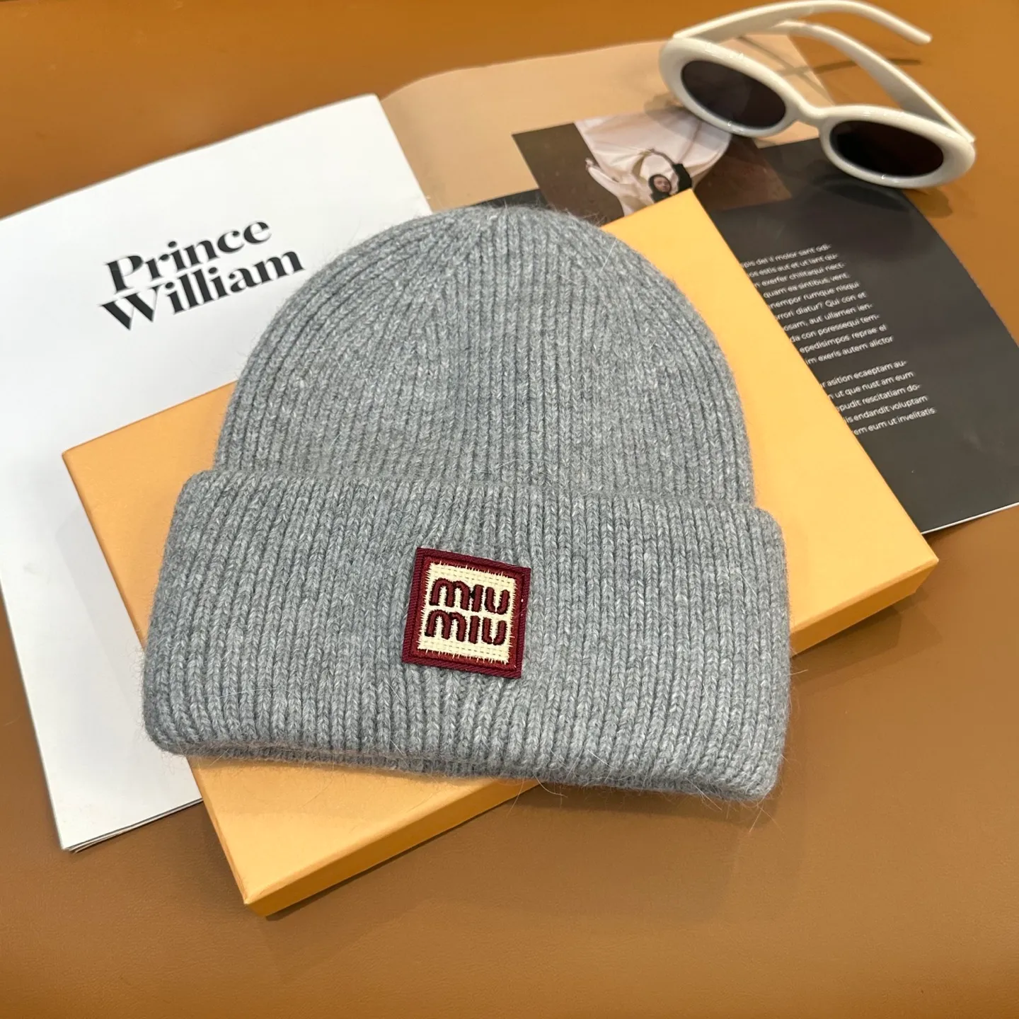 P50 miumiu Miu Miu counter's popular embroidered logo knitted hat! Xiaohongshu’s new product is released, it’s so 🉑️, high-elastic fabric, classic color