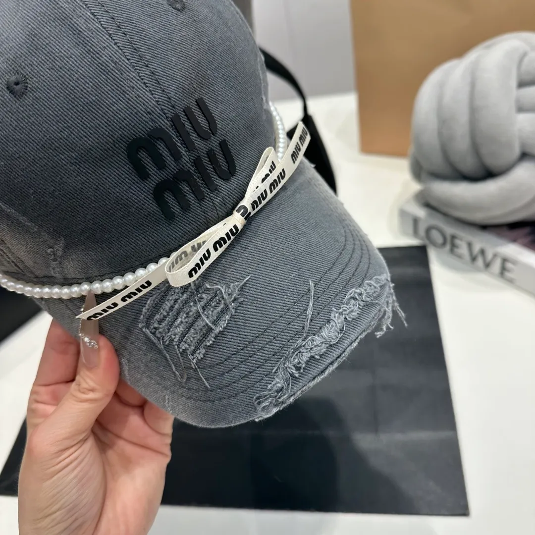 P60 miumiu's new bow-tie real pearl hole baseball cap, the hottest color at the moment - full of street style! Trendy and versatile, Xiaohongshu grows grass, poison, get your boyfriend, and cool together